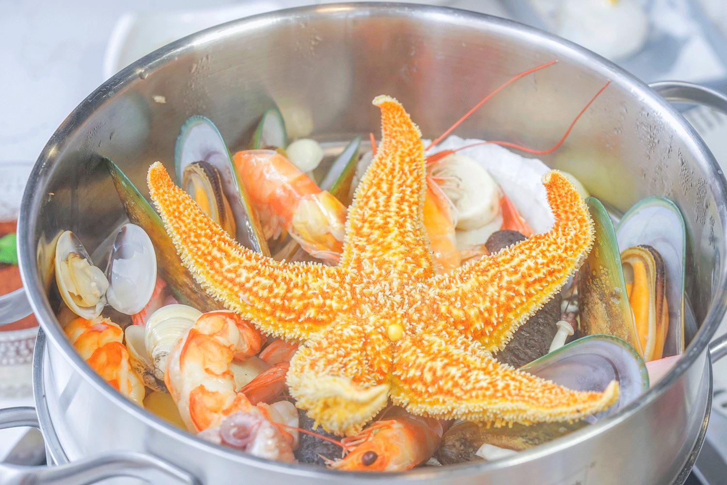 这里的海鲜竟然会蒸桑拿，让你一秒穿越到东南亚！