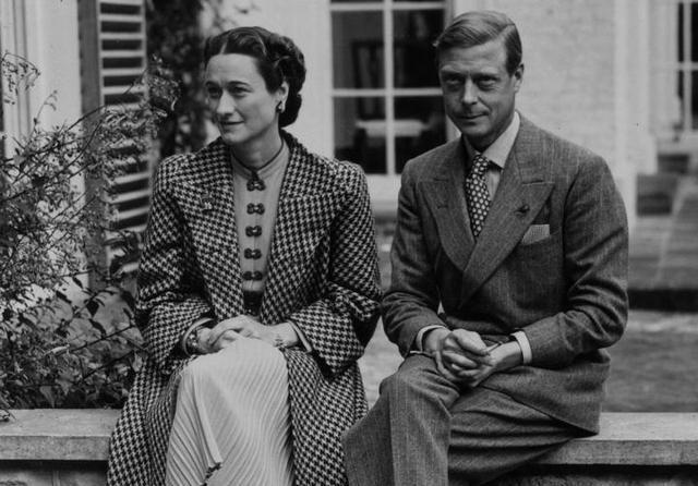 戴安娜王妃珍珠手链,戴安娜王妃的三排巴洛克珍珠项链