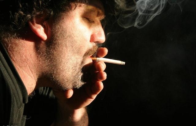 细烟的危害真的比粗烟小吗？别自已骗自已了！