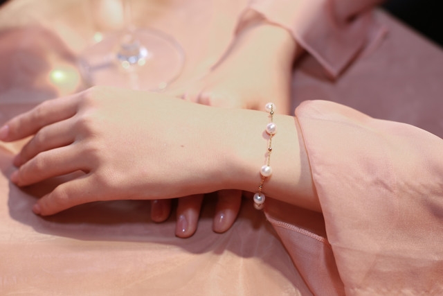 日本akoya珍珠价格,akoya珍珠和无核珍珠哪个好