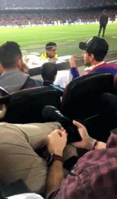 梅西对阵尤文图斯,蒂亚戈梅西手握队徽