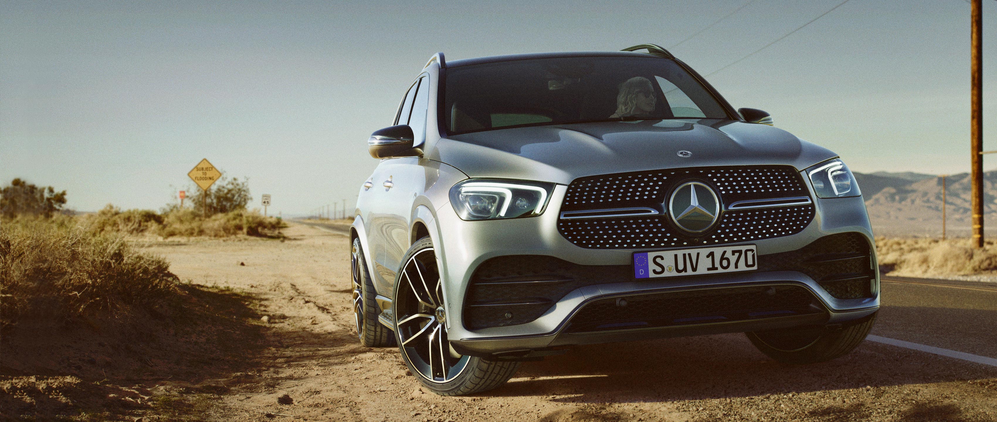 路虎揽运和奔驰gle哪个档次高,路虎和奔驰到底谁的档次更高