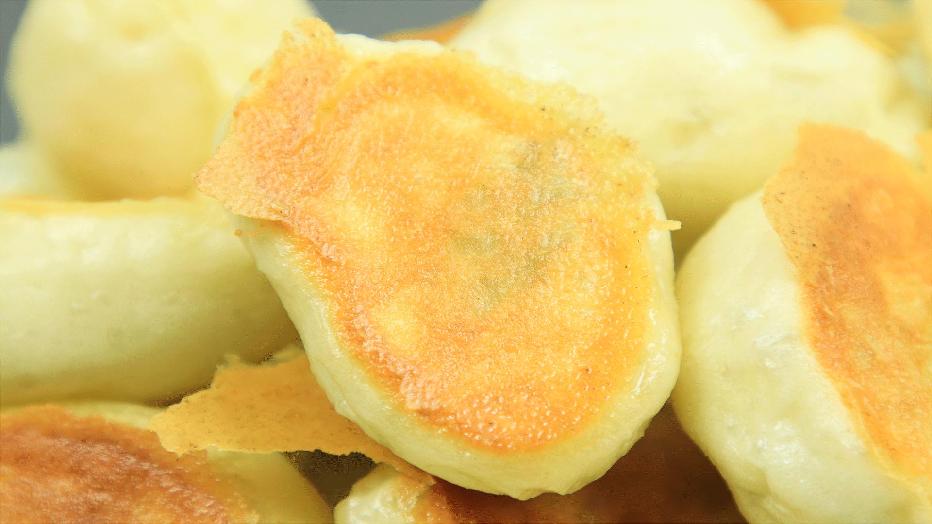 一碗面，一盆肉馅，学会这两个技巧，上锅一煎做焦香酥脆的水煎包