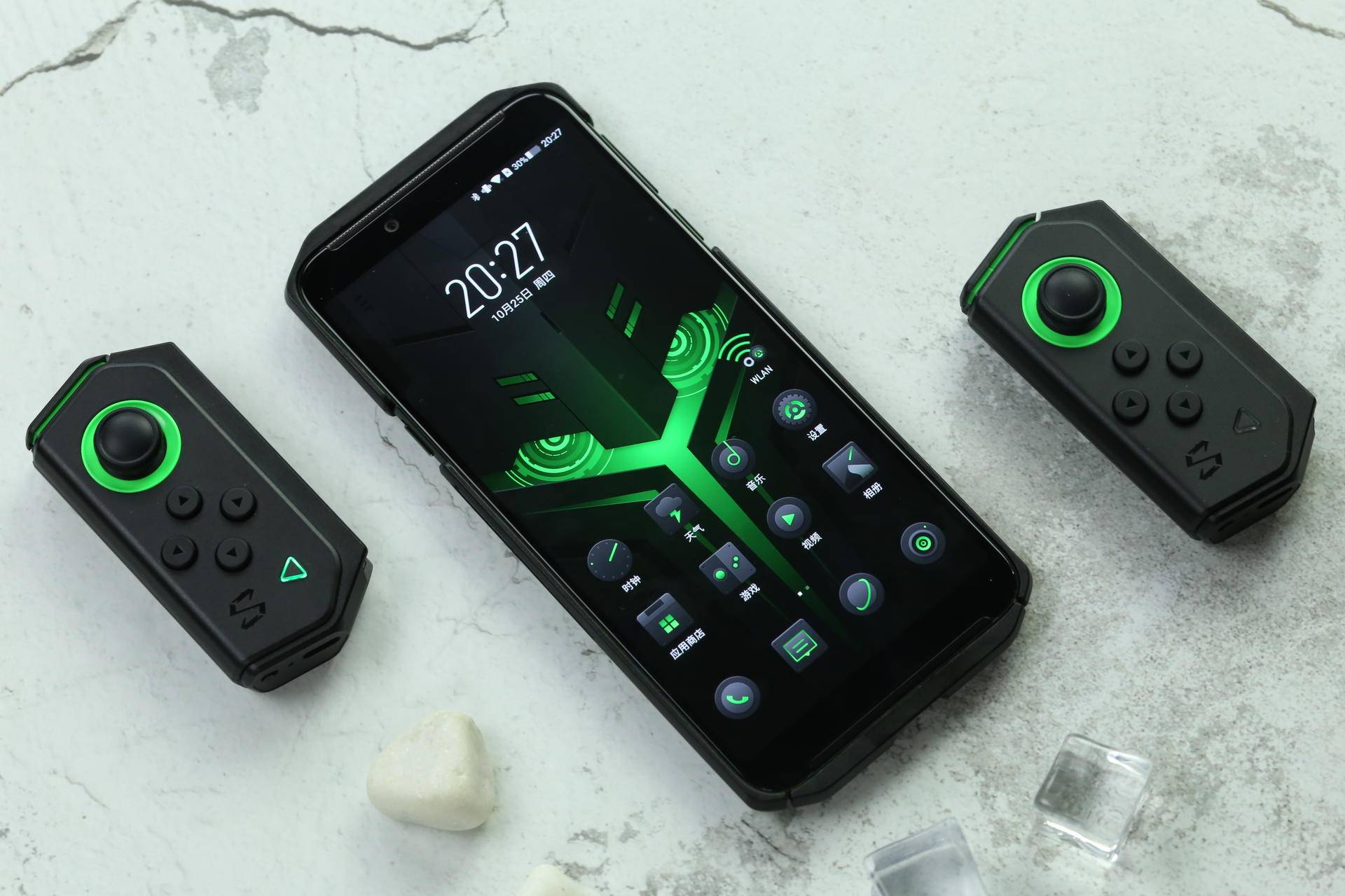 黑鲨游戏手机helo简单开箱,黑鲨游戏手机helo评测视频