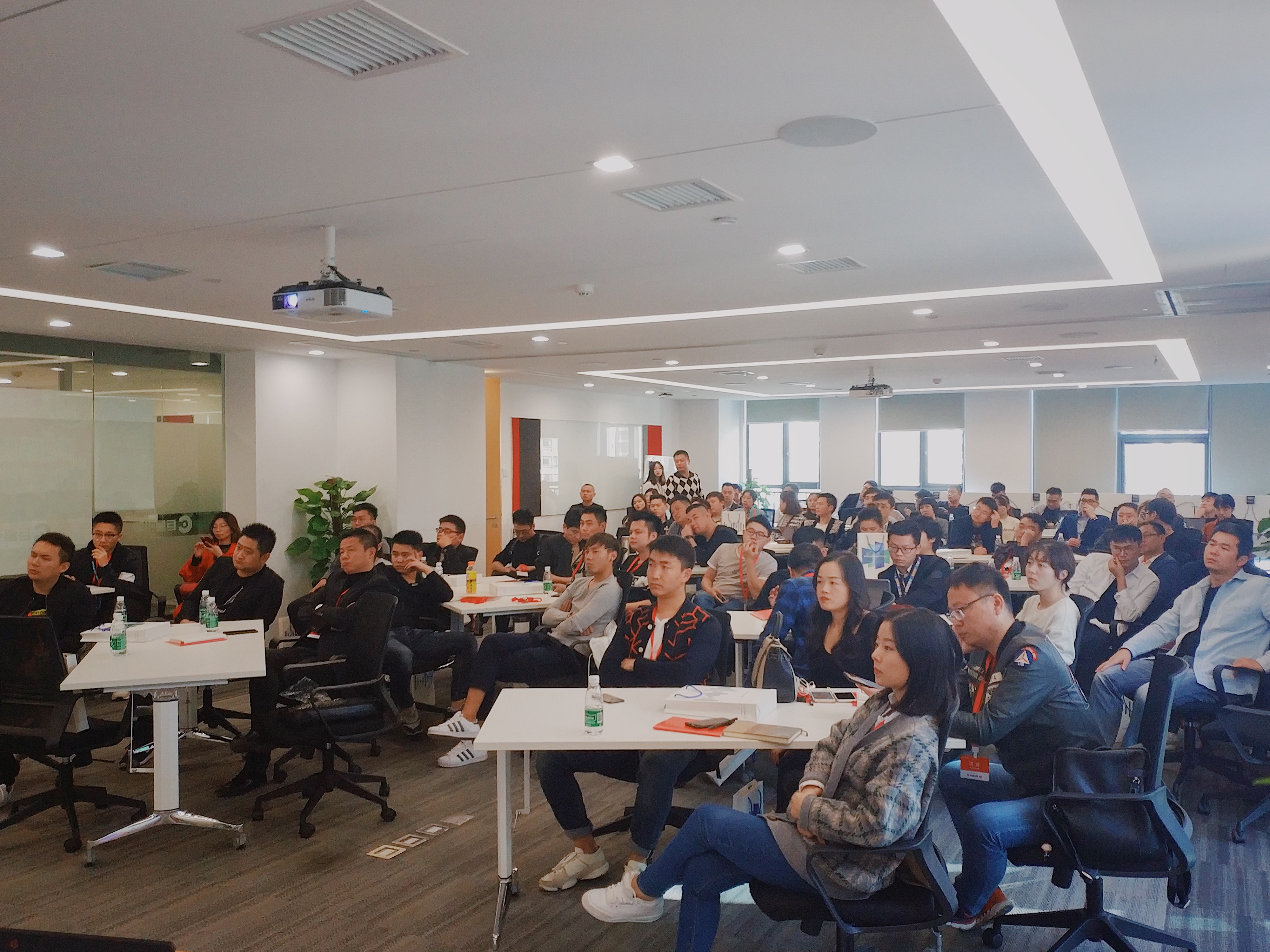 鲁班电商如何打造爆款,鲁班电商节行业交流会