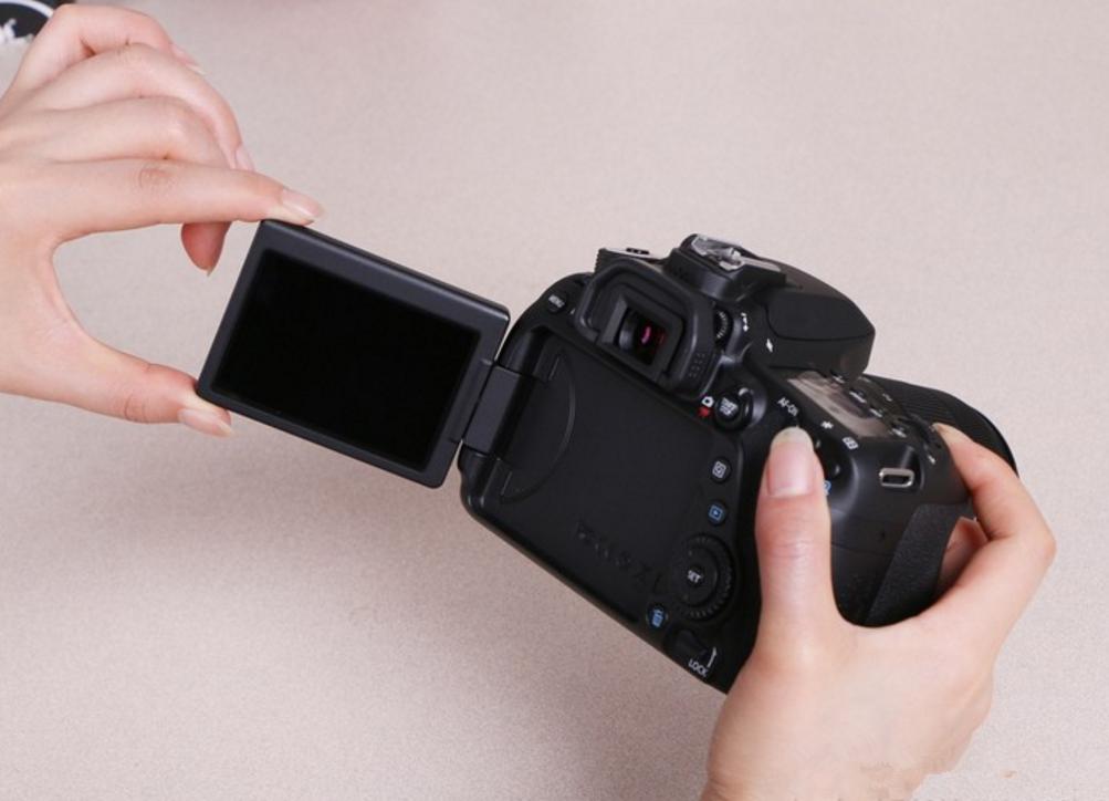 佳能80d好还是尼康d7100好,买佳能80d还是尼康d800好