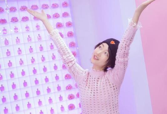 周冬雨短发造型图片欣赏,周冬雨短发造型真显高