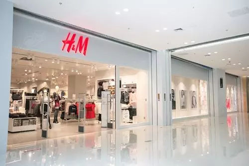 adidas三位高管因欺诈高中篮球运动员被判贪污罪