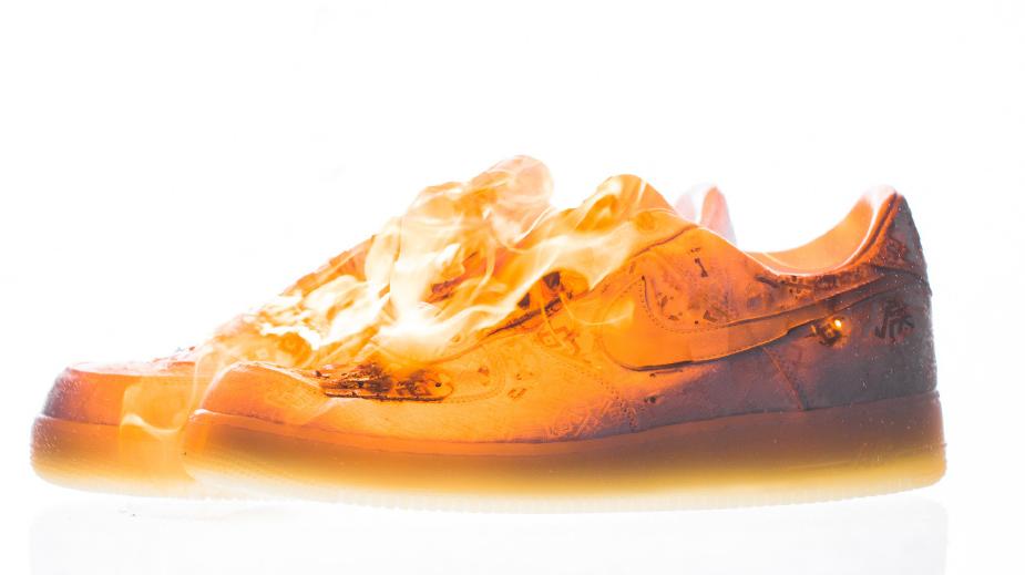 nikeairforce1为什么龟裂,nikeairforce1是哪年的