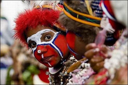 异域风俗：非洲人脸彩绘，小孩也臭美