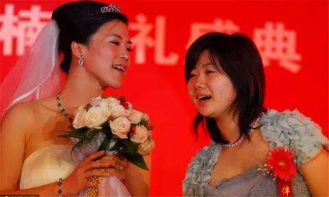 小时候却是个爱哭鬼,小时候是个爱哭鬼长大是帅哥