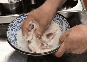 厨师揭秘鱼片上浆技术,厨师长教你清蒸鱼的正确做法