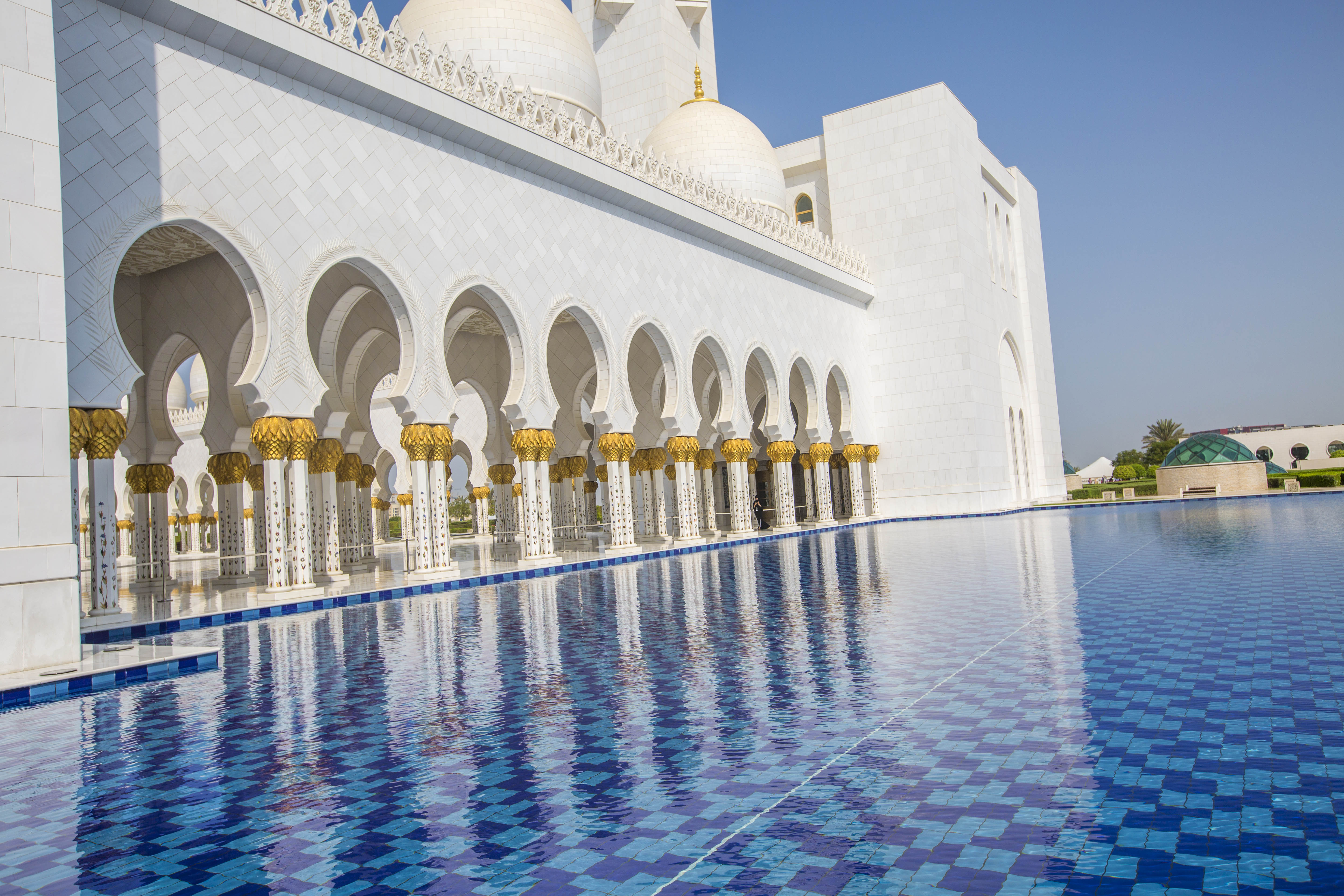 清真寺最豪华,阿布扎比清真寺和阿里清真寺
