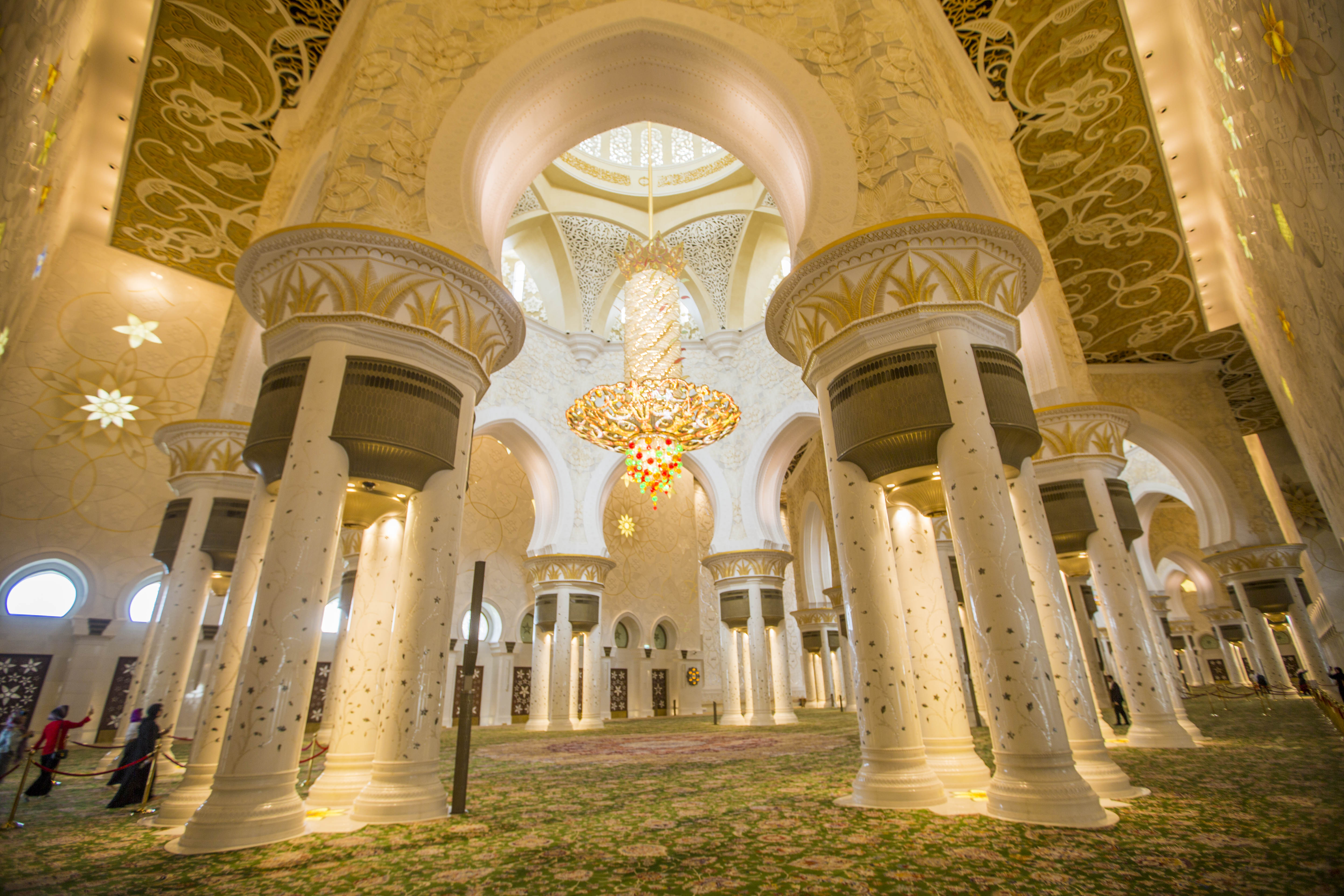 清真寺最豪华,阿布扎比清真寺和阿里清真寺