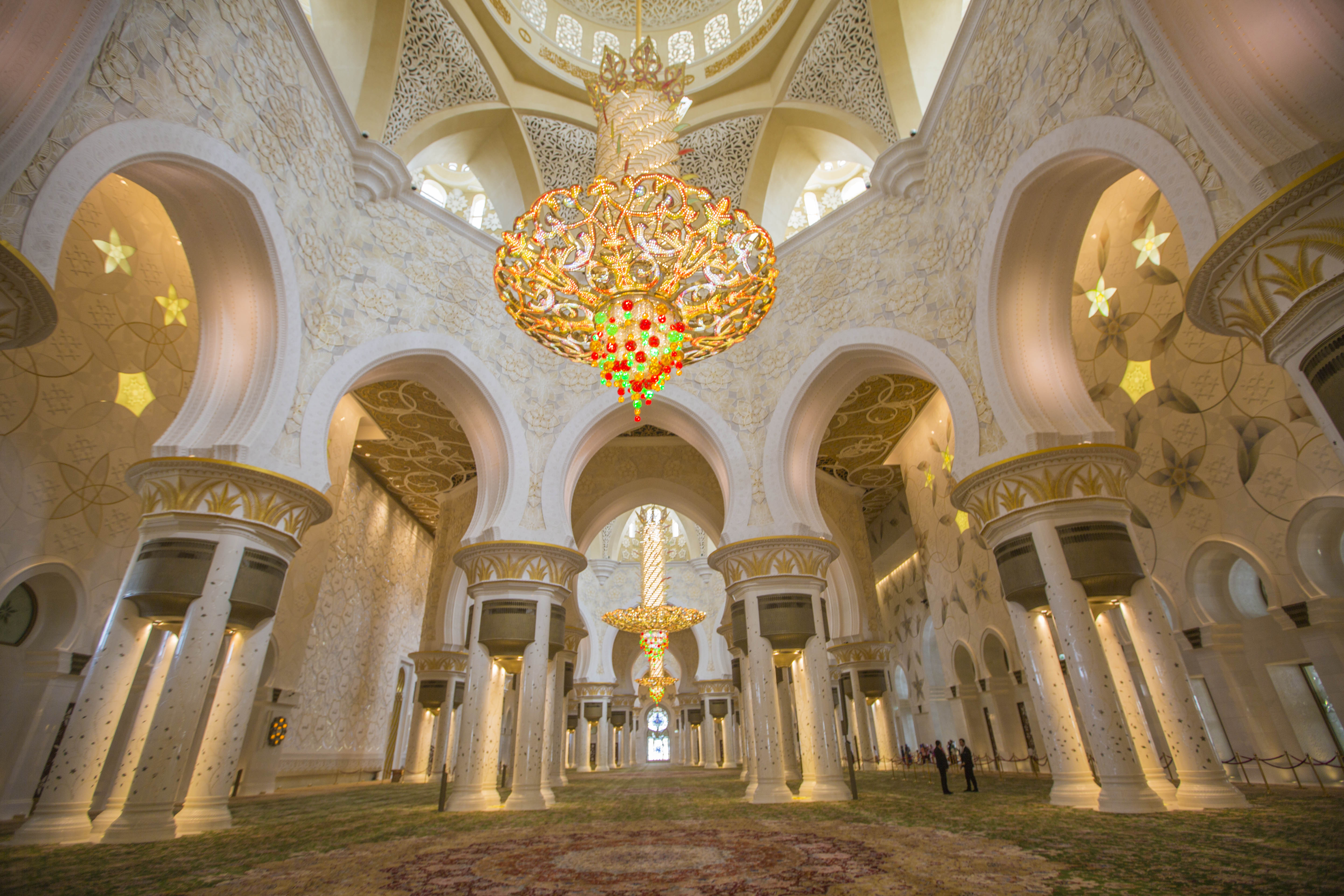 清真寺最豪华,阿布扎比清真寺和阿里清真寺