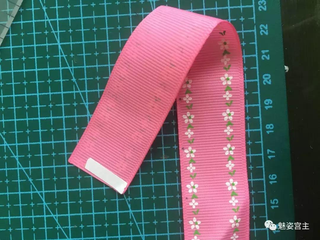 一条丝带做成花,丝带百褶结