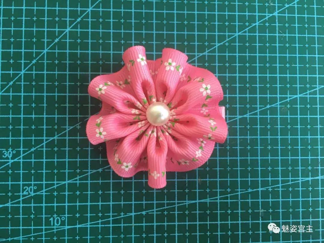 一条丝带做成花,丝带百褶结