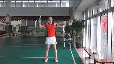 怎么让挥臂更快拍球,羽球如何避免挥拍甩大臂