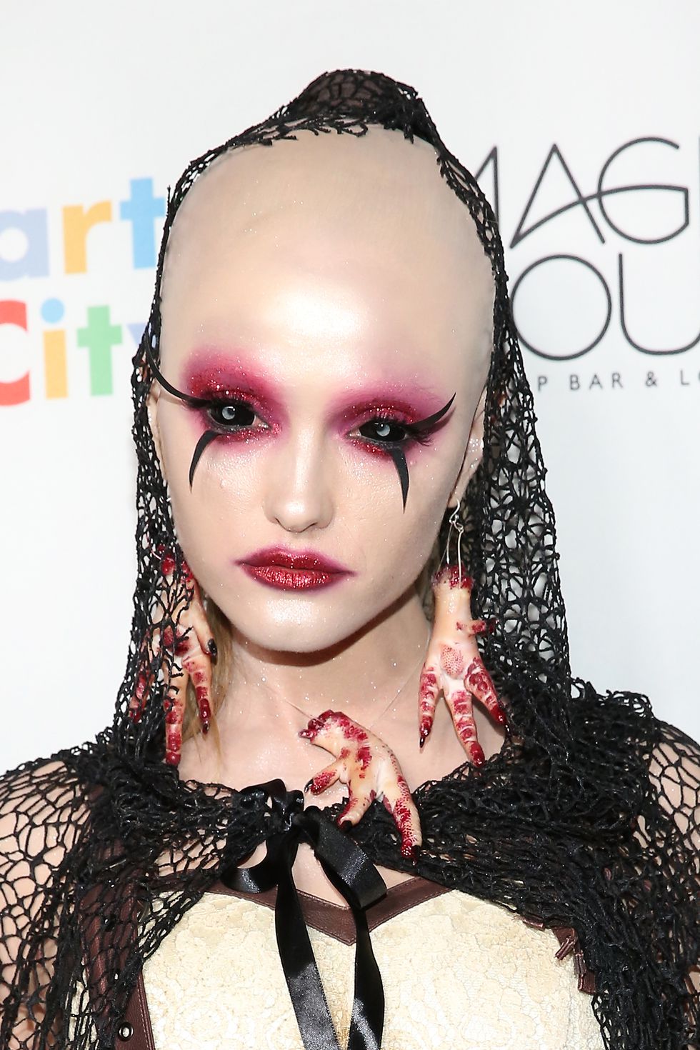 辛普森美枝、梦幻独角兽……盘点25位好莱坞名人万圣节妆扮！