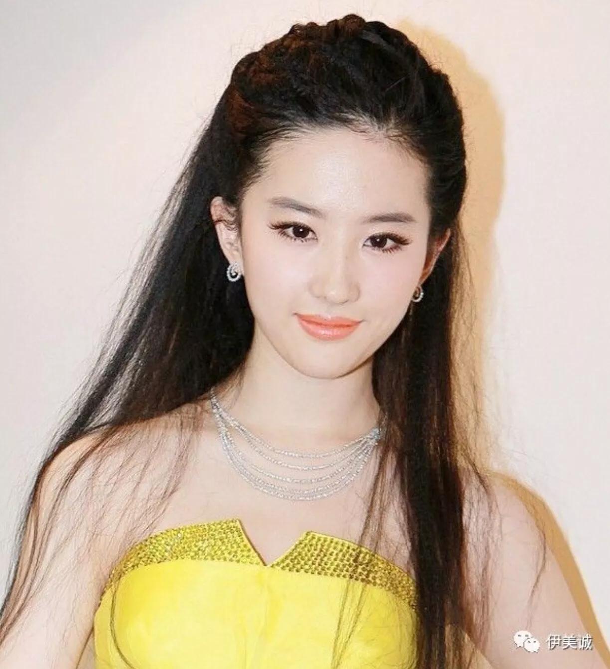 适合修饰脸型巨显脸小的刘海,如何根据脸型选择适合的刘海