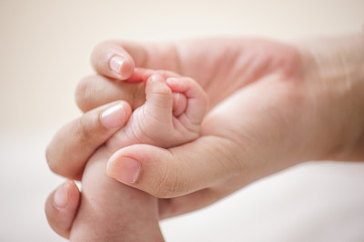 家长如何帮助孩子预防矮小症,发育期孩子矮小如何干预