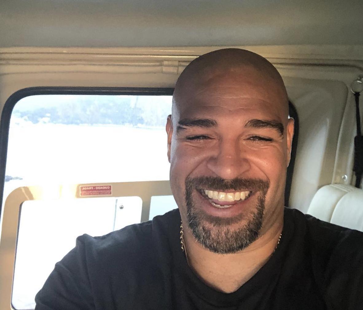 他曾是媲美大罗的天才，因父亲去世而堕落，只有36岁，却像50岁