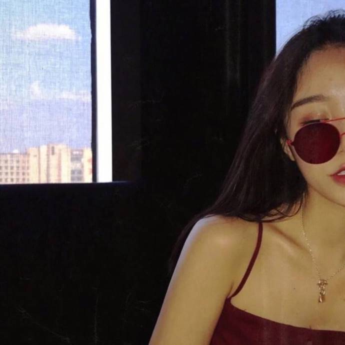 女人品位很高的头像好看唯美意境,女生专用的精致头像意境