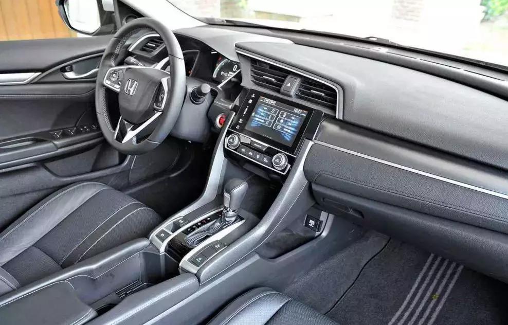 本田思域十一代劲动鎏金灰缺点,十代本田思域豪华版测评