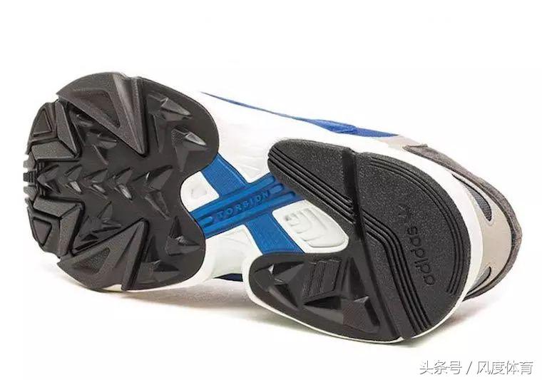 请问家里装扮成一片“蓝色”球鞋海洋，大概需要多少钱？