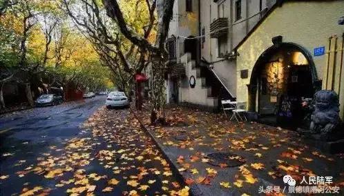 名人笔下的秋天散文,名家笔下的秋天摘抄