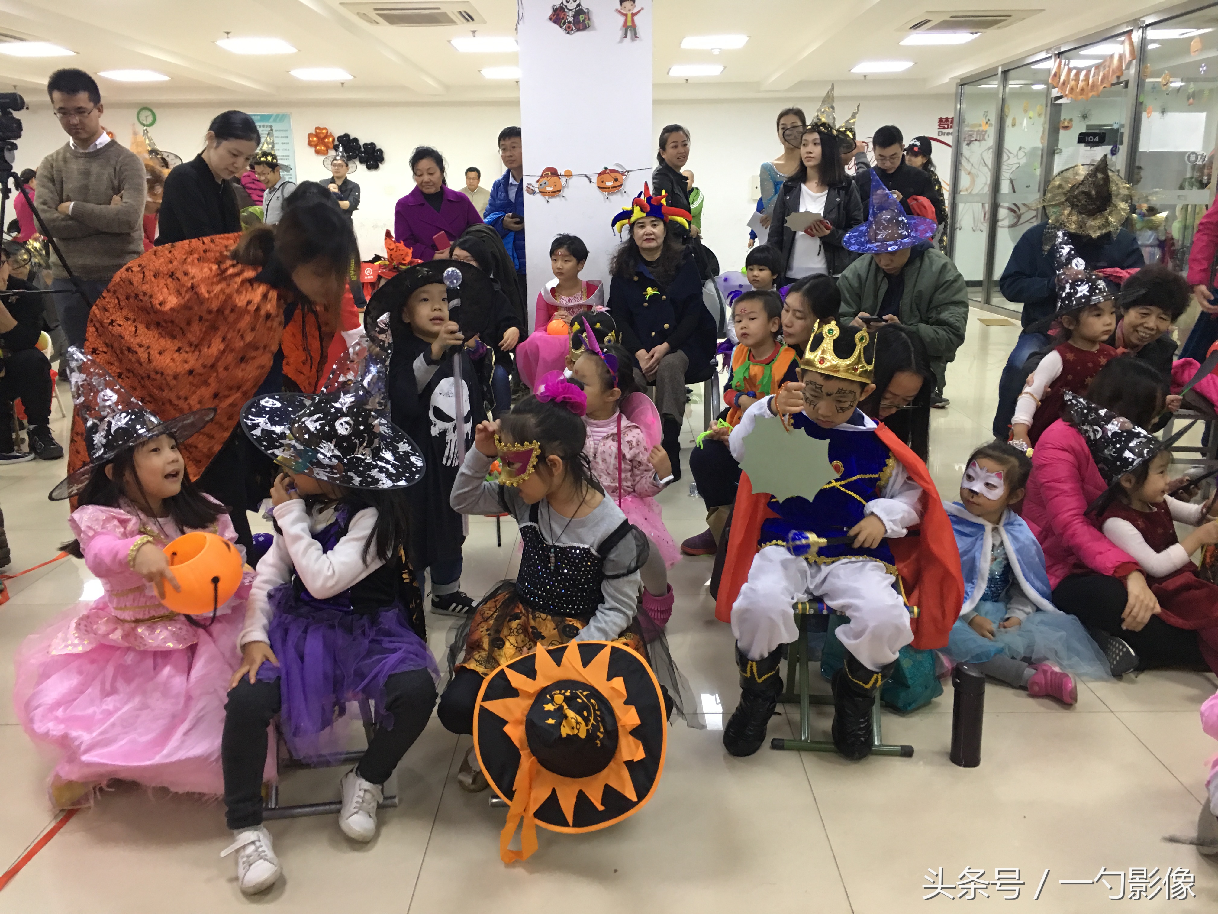 中国的孩子大玩洋节日外国的鬼节咱们也这么热闹