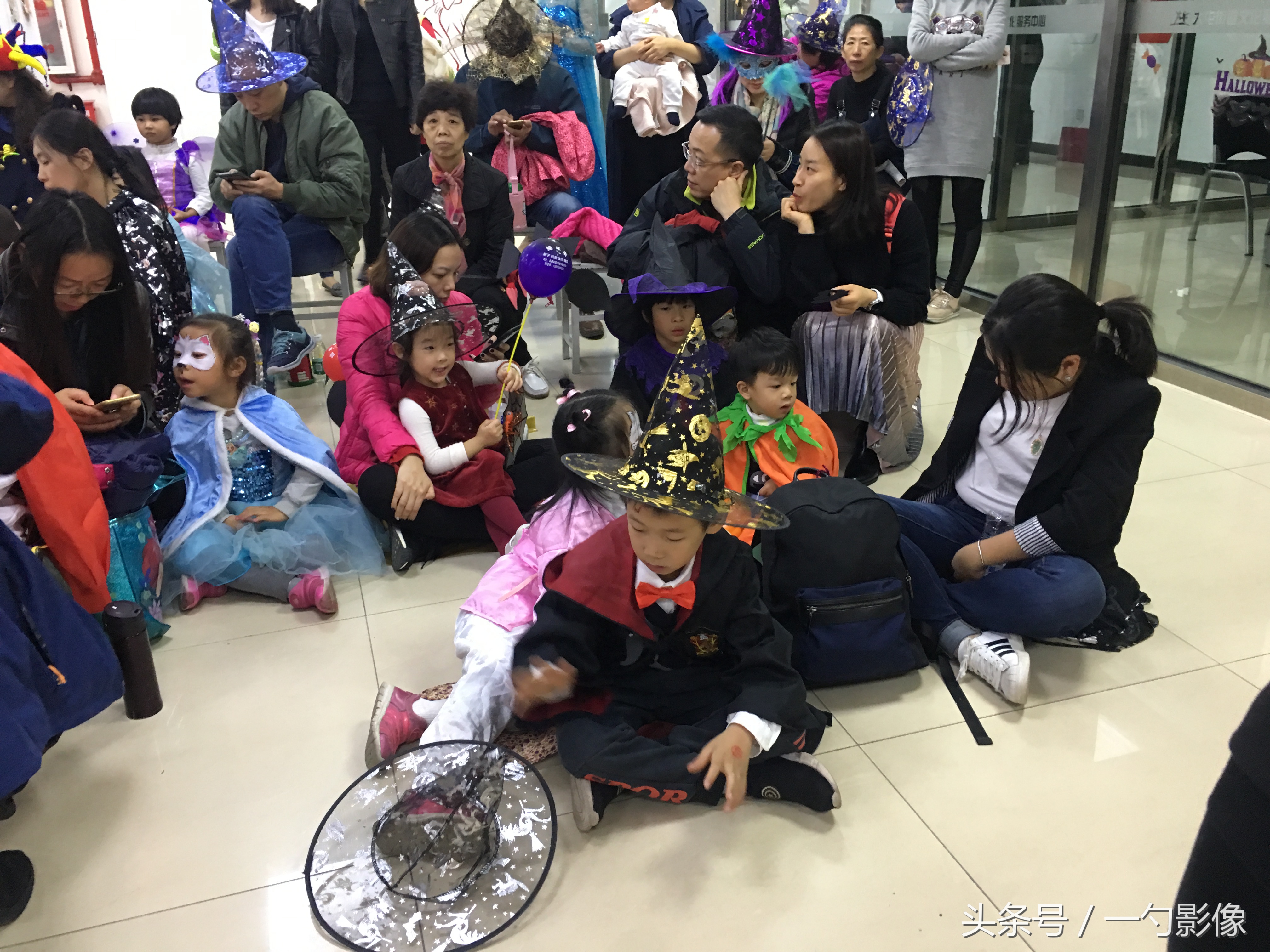 中国的孩子大玩洋节日外国的鬼节咱们也这么热闹