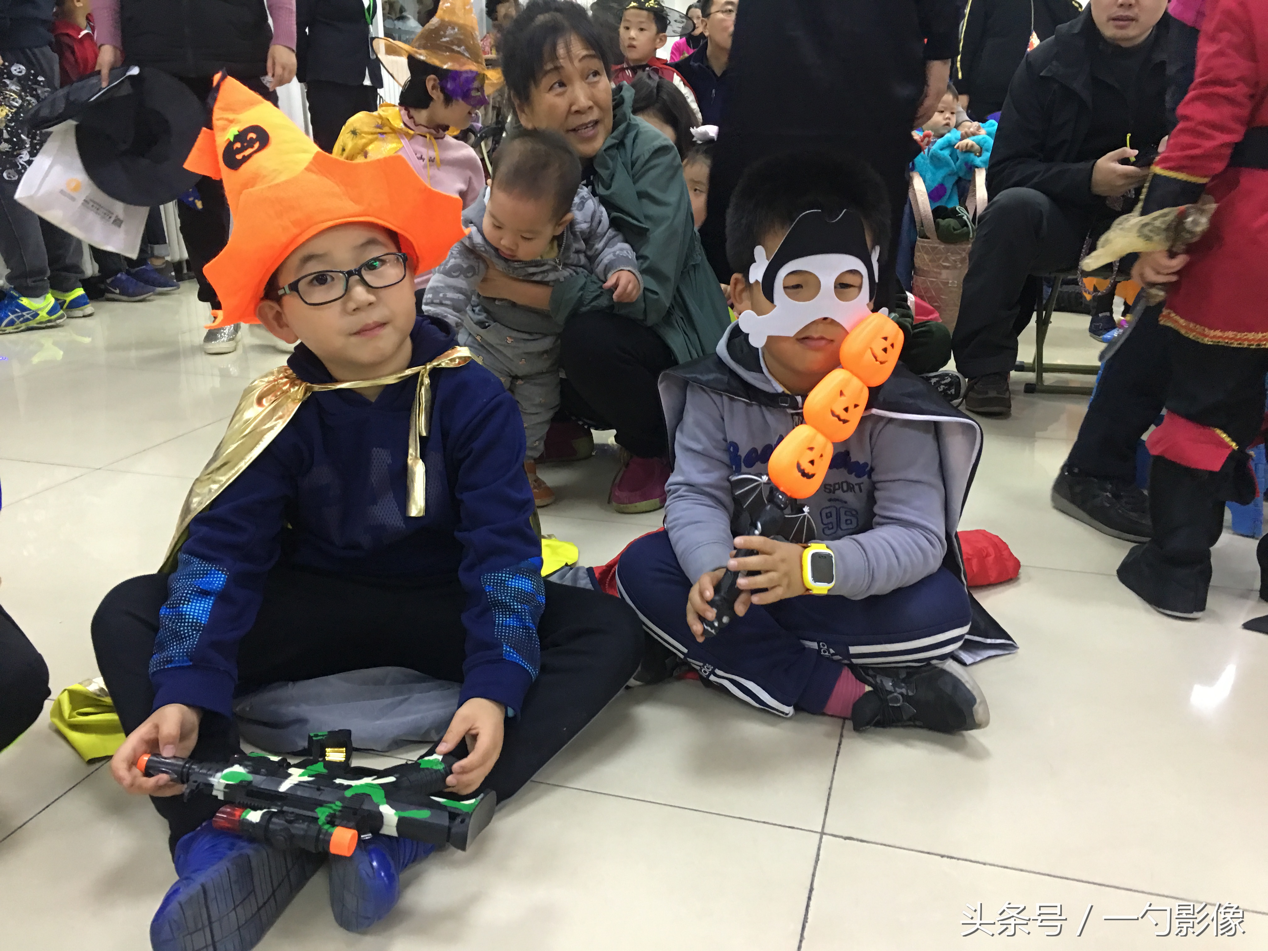 中国的孩子大玩洋节日外国的鬼节咱们也这么热闹