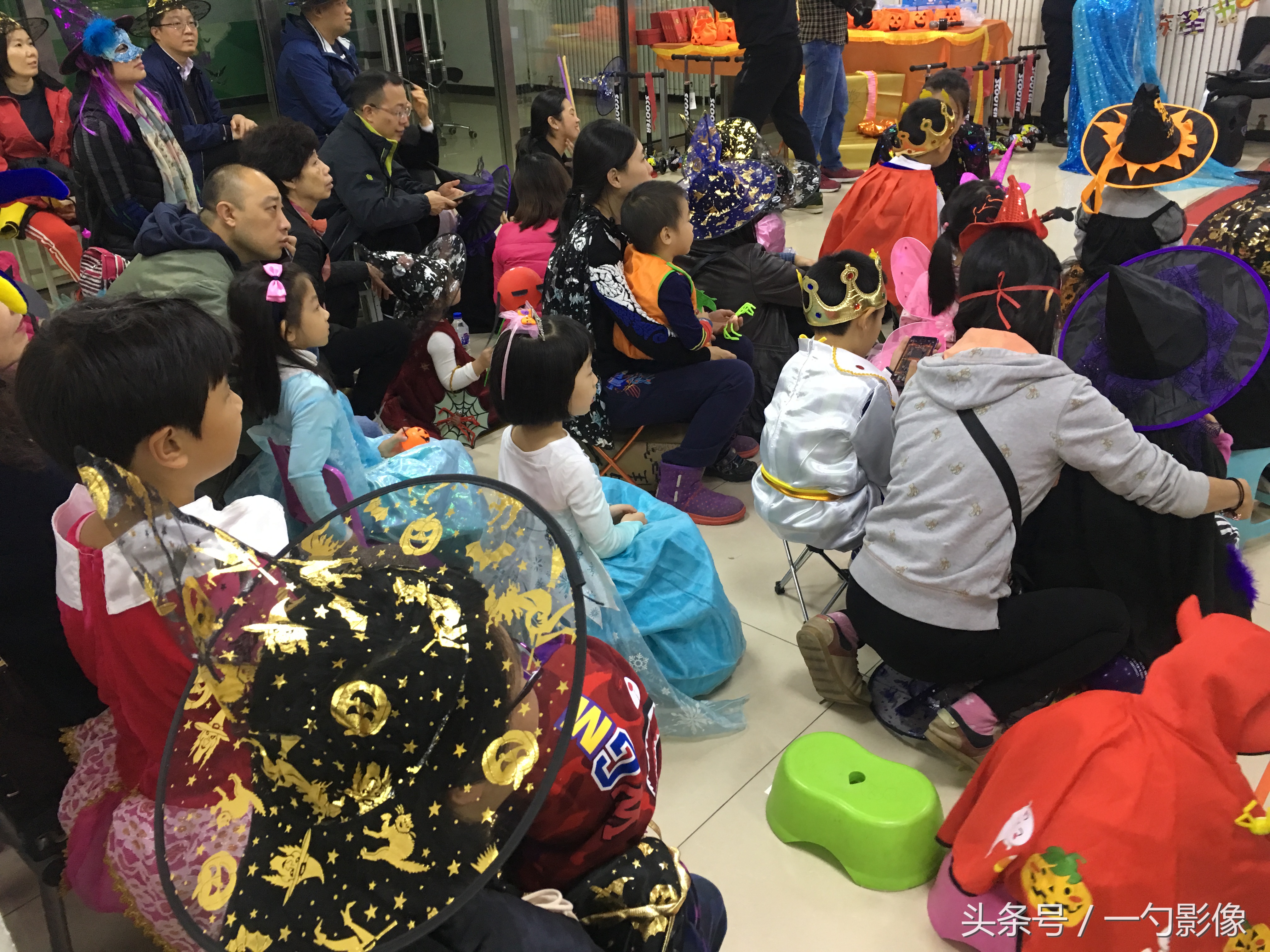 中国的孩子大玩洋节日外国的鬼节咱们也这么热闹