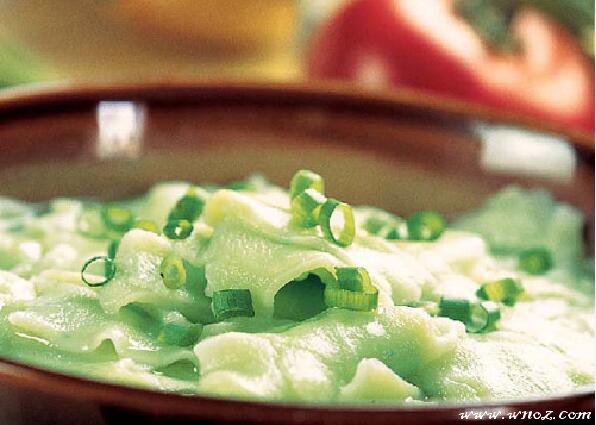 不同的汤面条做法,翡翠面片汤家常做法