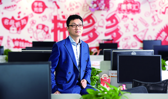 资产超过曹德旺,白手起家的富豪刘强东