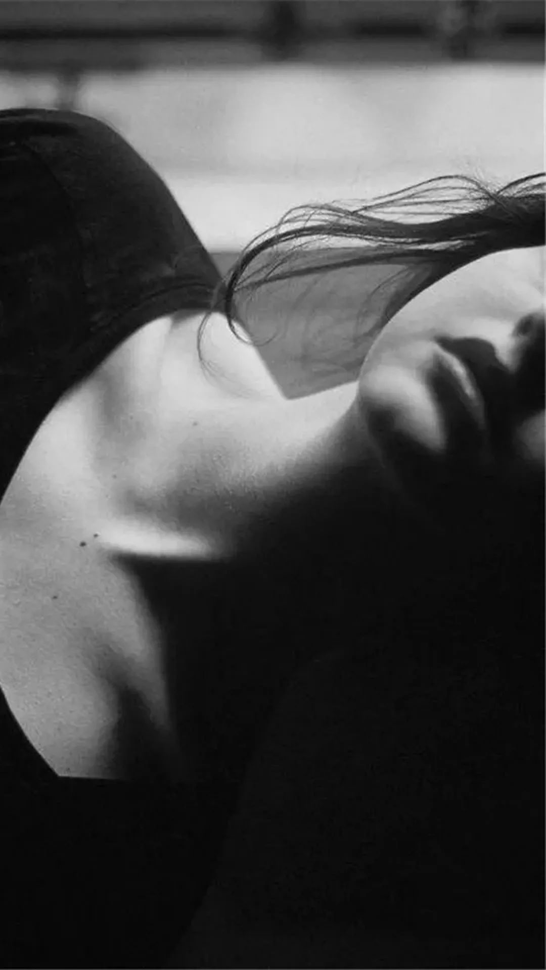 现代简约黑白灰用什么壁纸,黑白灰悲凉壁纸全屏