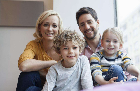 二岁半的孩子为什么爱打人扔东西,三岁孩子爱发脾气爱打人扔东西