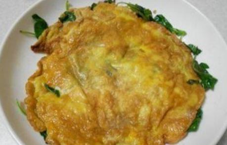 煎鸡蛋怎么不让蛋黄流出来,煎鸡蛋怎么不让油溅出来