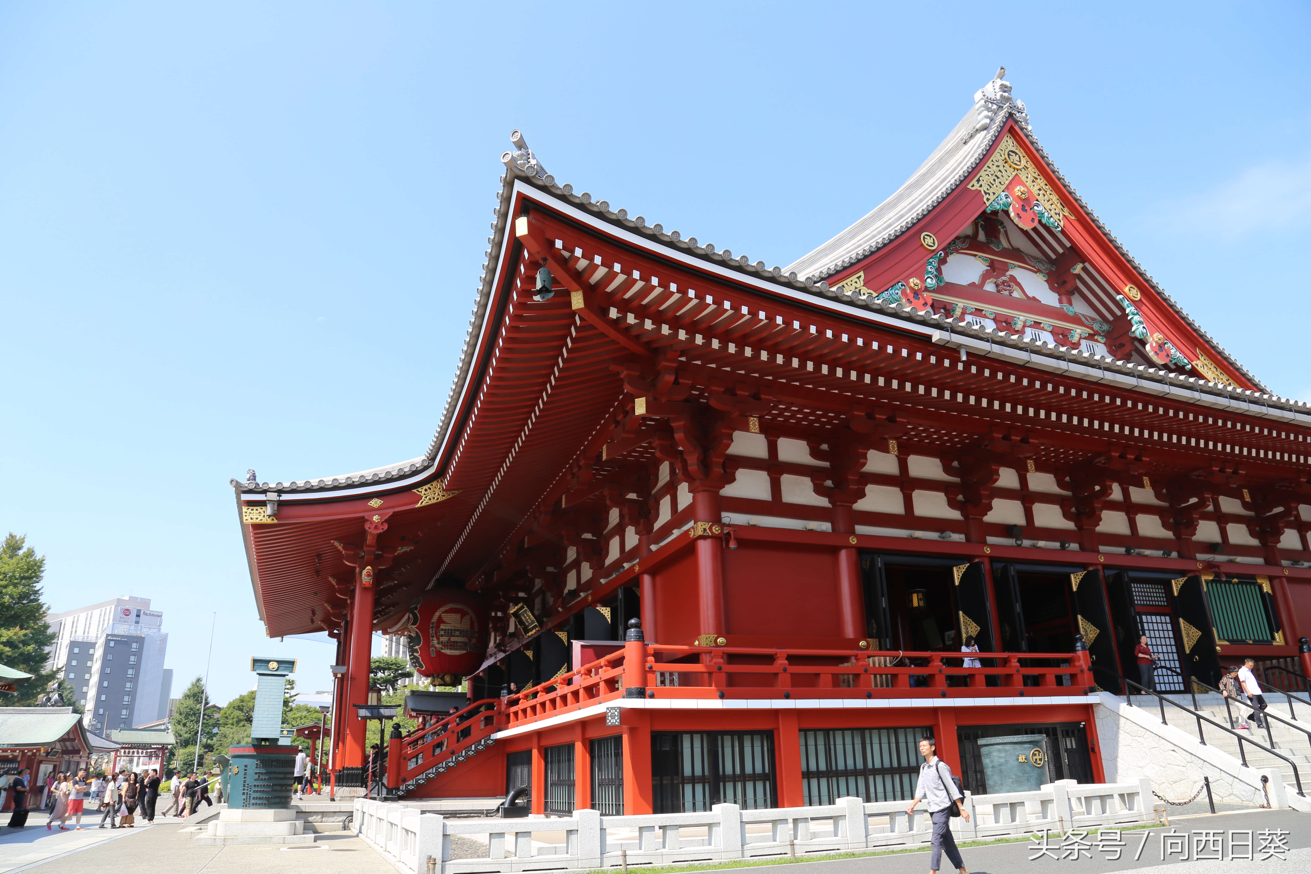 日本警察执法被骂,中国警察教训日本游客