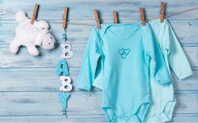 小孩旧衣服能送其他小孩吗,宝宝旧衣服能送给别人吗