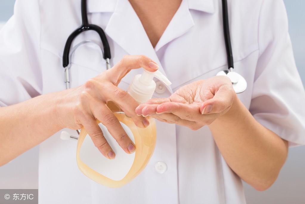 宝宝太依赖阿姨的后果,宝宝过分依赖妈妈