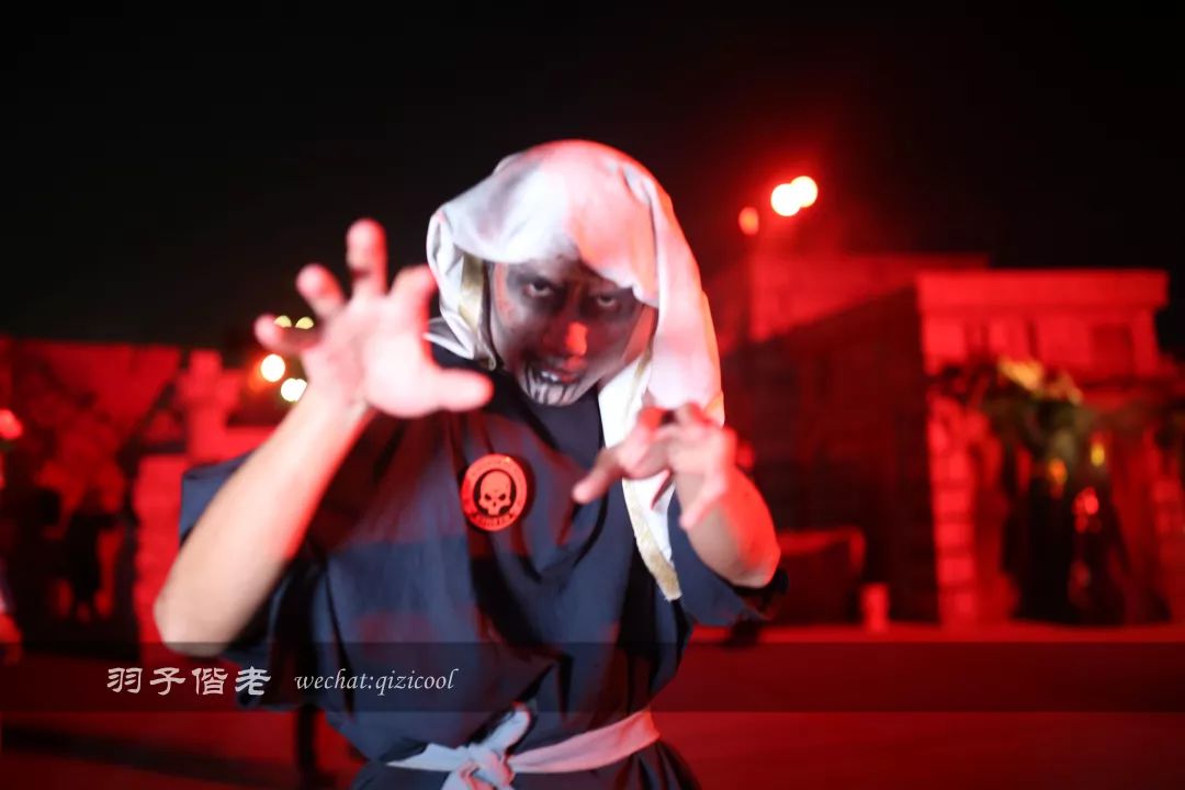 全新的故事主题模式，万圣节你敢去挑战吗