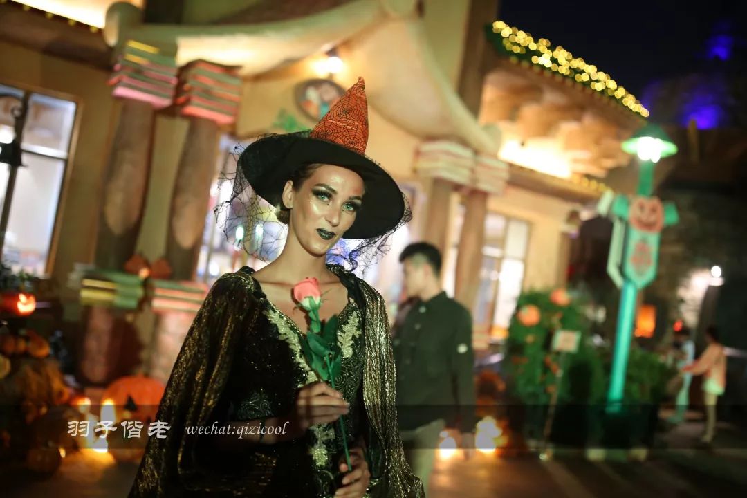 全新的故事主题模式，万圣节你敢去挑战吗