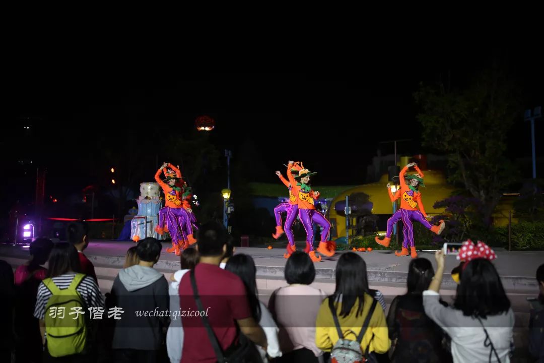 全新的故事主题模式，万圣节你敢去挑战吗