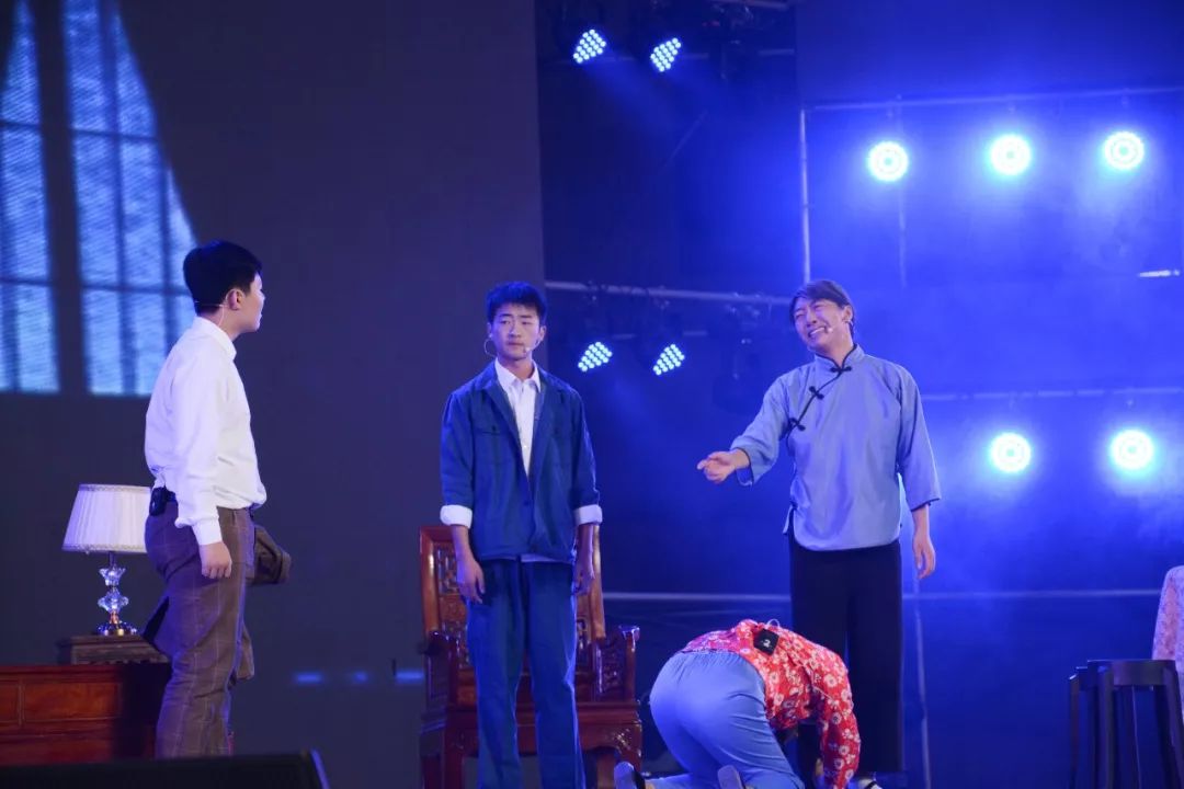 芳华90载｜您好，我的大涟中！