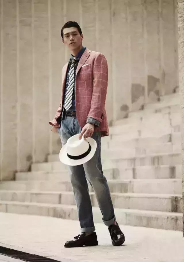 男士黑色西装搭配什么颜色裤子,男士黑色西装搭配什么裤子好看