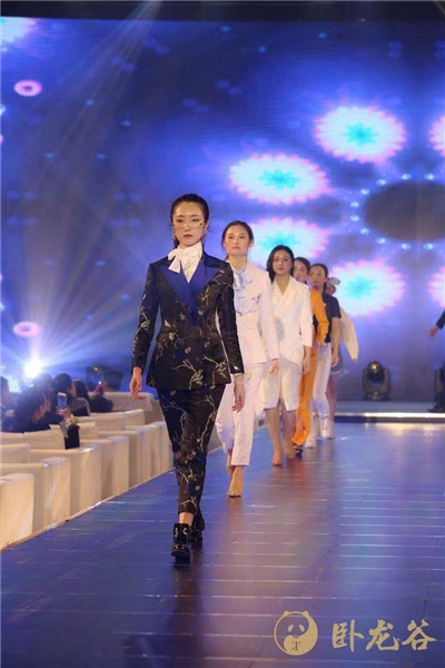 百悦十年卧龙谷,百悦卧龙谷壹号