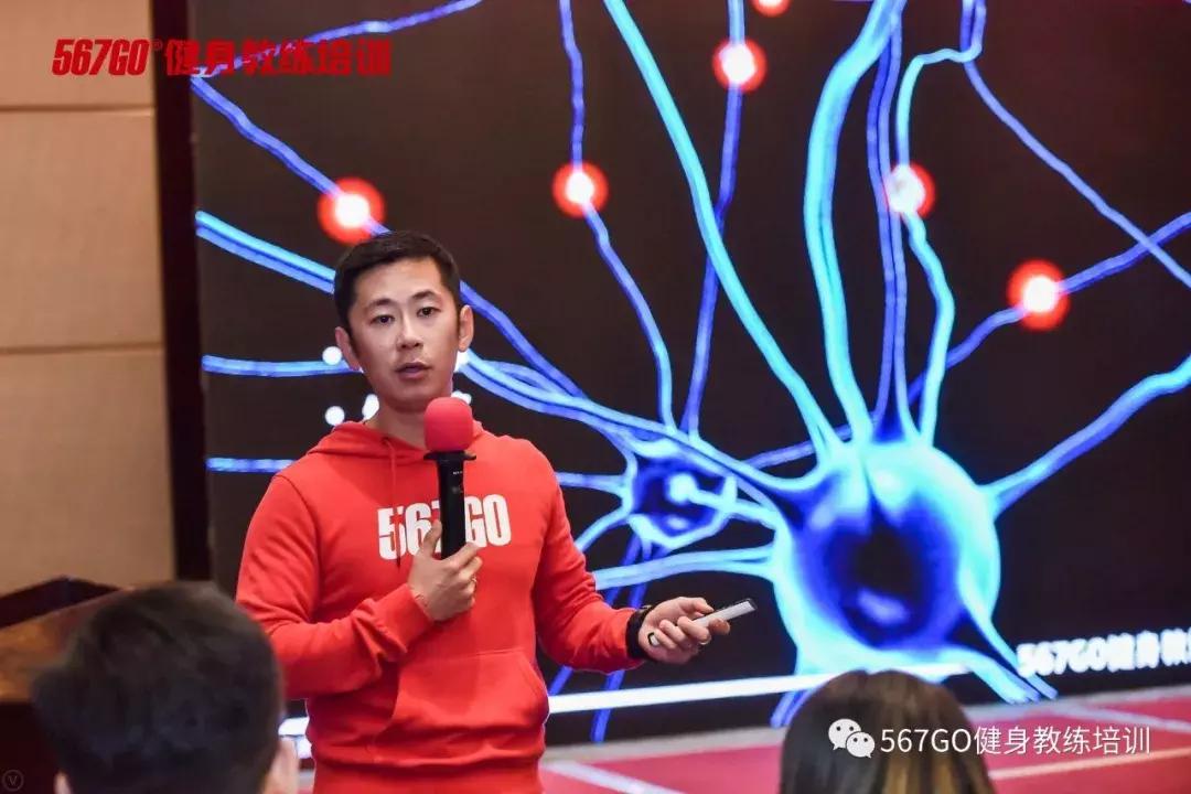 一不小心把校庆做成了健身交流大会！哈哈，有多热闹？戳这里