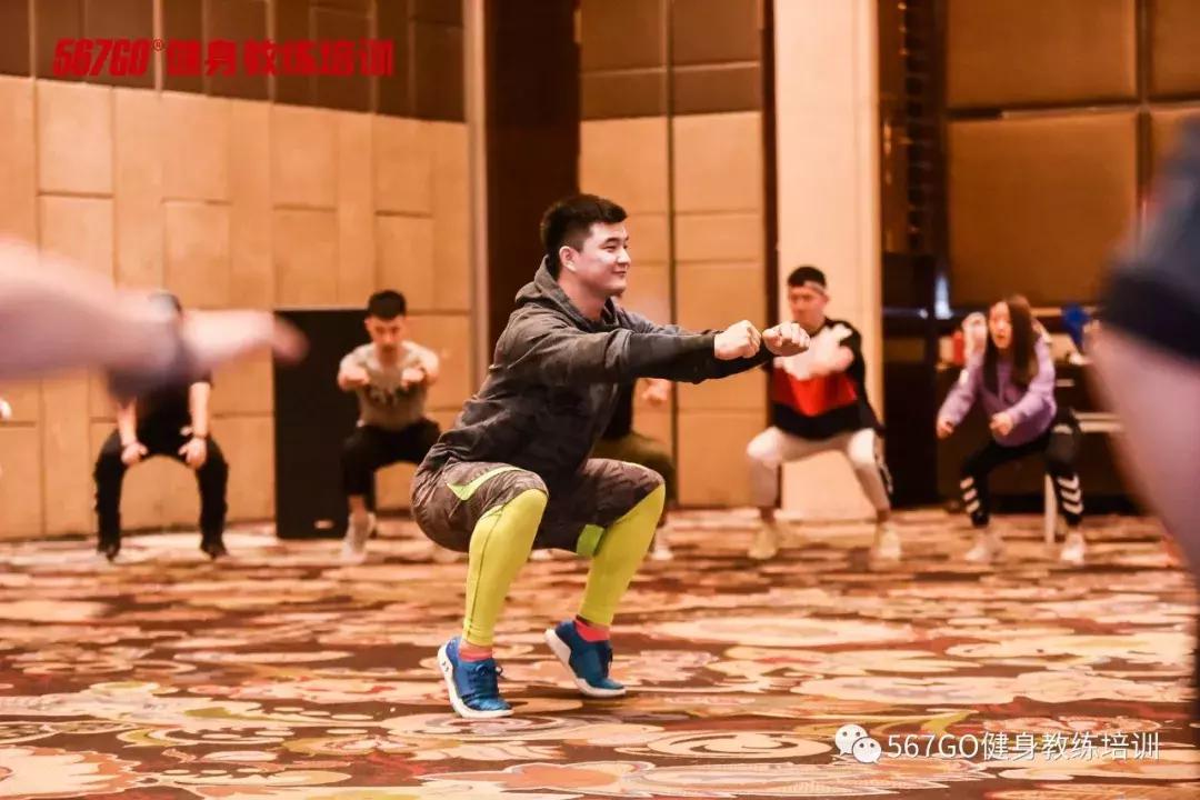 一不小心把校庆做成了健身交流大会！哈哈，有多热闹？戳这里